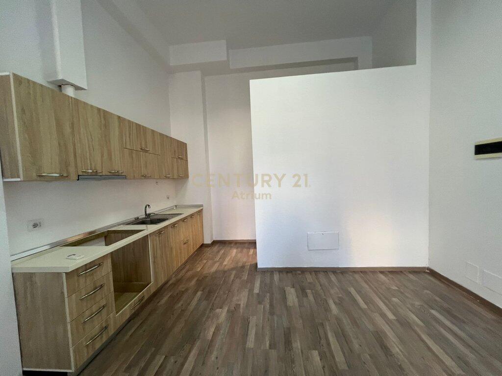 Monolocale in affitto – Zona di Brryli, Tirana