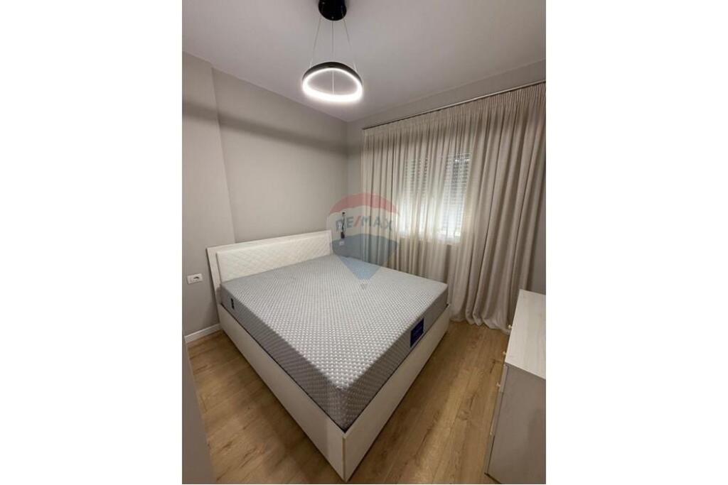 Apartment 1+1 for rent at Pazari i RI 500 Eur!
