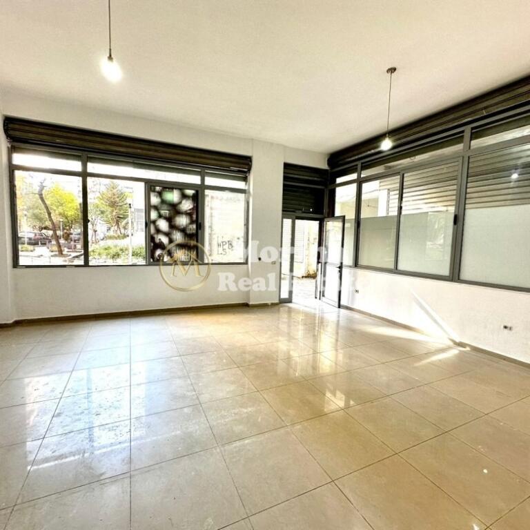 Locale Commerciale/Negozi in Vendita, a Yzberisht, 79 000 Euro