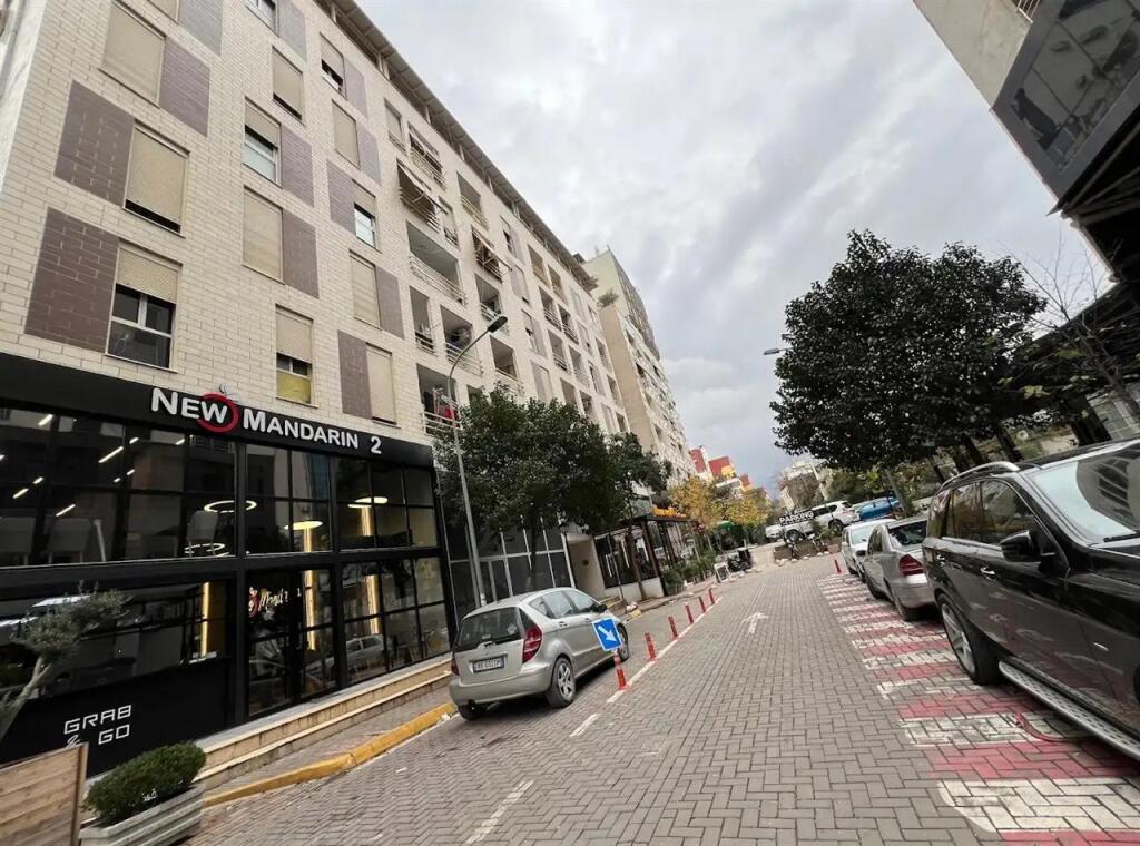 Jepet apartament 1+1 me qera tek Kompleksi Usluga ish stacioni trenit