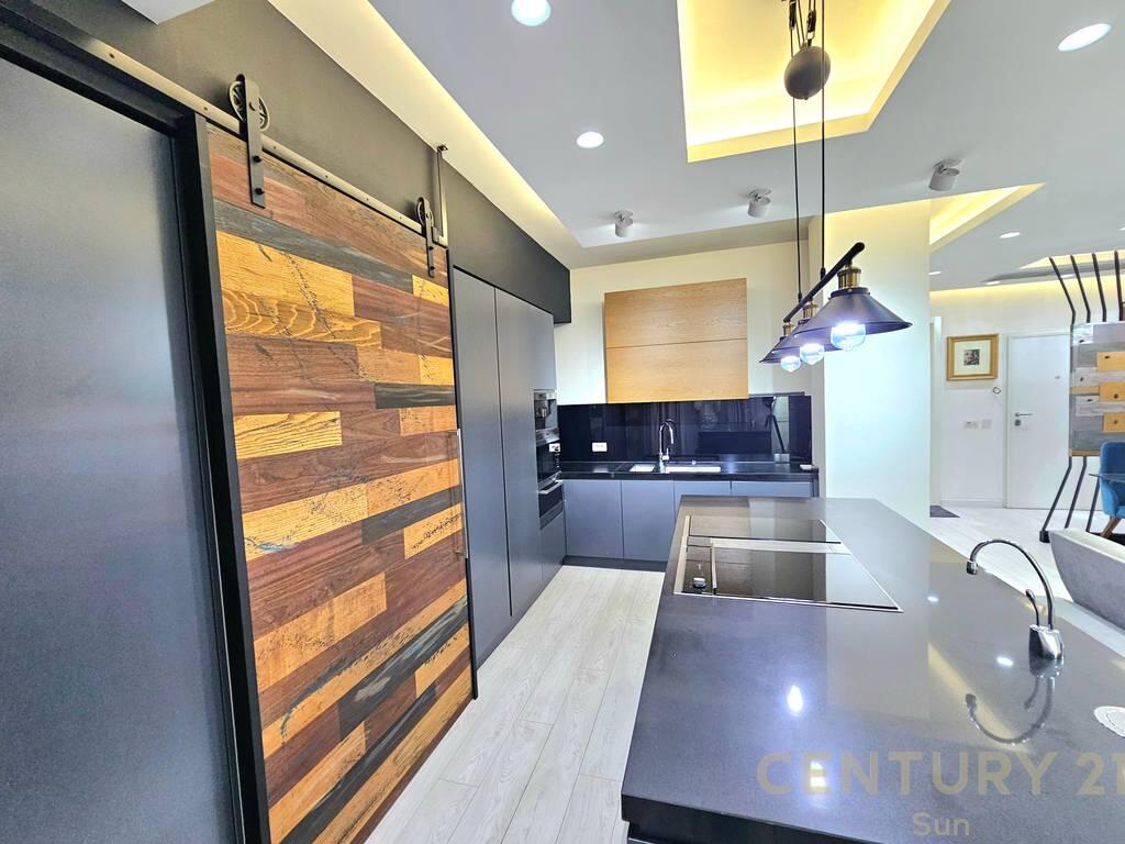 APARTAMENT MODERN ME SMART HOME PËR QIRA – PRANË LIQENIT ARTIFICIAL, RR. SHYQYRI BRARI