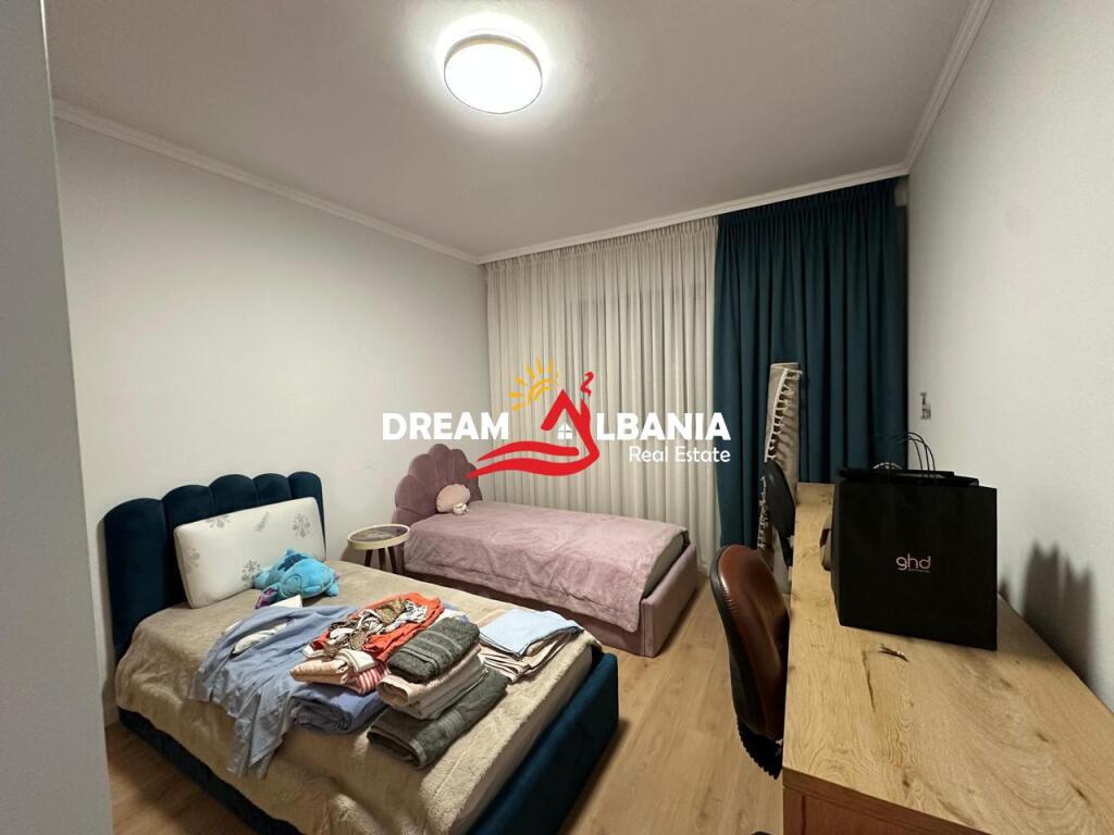 Apartament/Zyre 3+1+2 me qera te Rruga e Durresit prane Colosseut (ID 4231461).