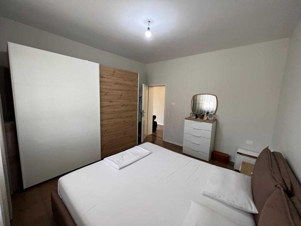 📣 SUPER RENT Apartment 2+1 With Parking 📍 Allias 🛣️ "Sul Gjashta" Street ✨   🏠 Private House 🪜 2nd Floor  🛋️ Furnished With Modern Conditions   💶 Price 500 Euro