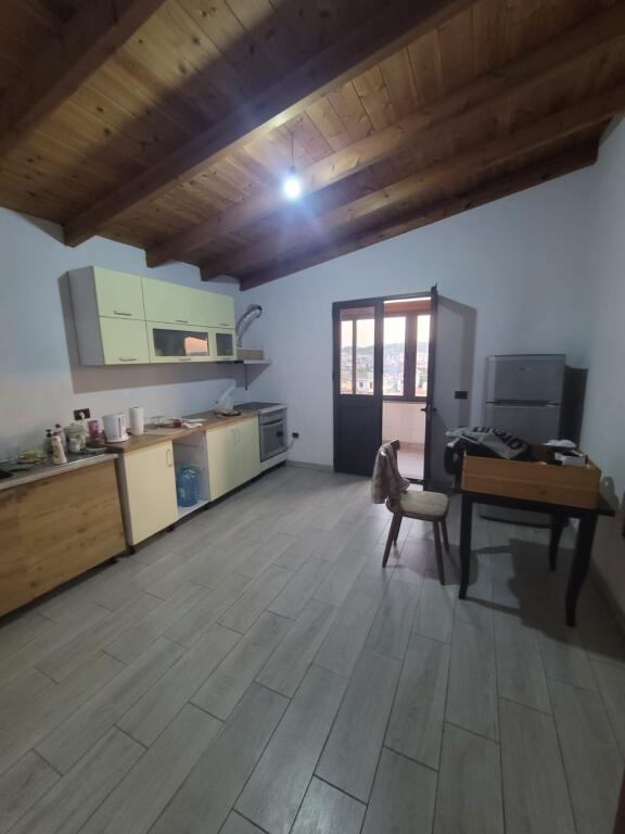 Jepet apartament me qera ne Insitut