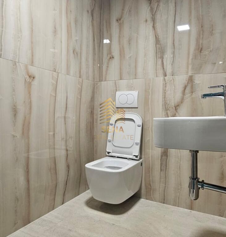 Affitto, Locale Commerciale, Via Sami Frasheri, 4000 Euro/mese Netto