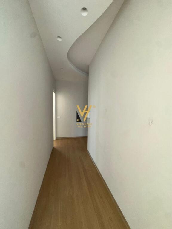OFFICE 100 M2 FOR RENT AT KIKA 2, PARIS COMMUNE 100,000 LEKE