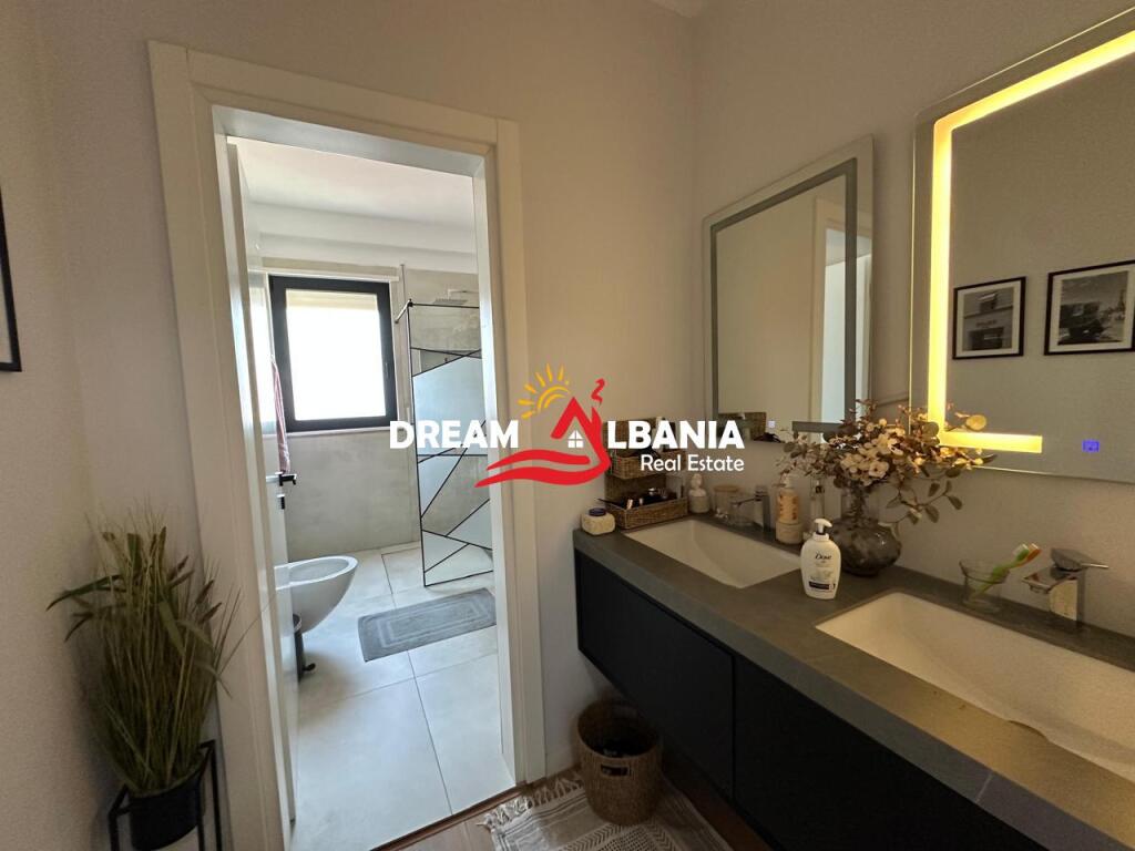 Apartament/Zyre 3+1+2 me qera te Rruga e Durresit prane Colosseut (ID 4231461).