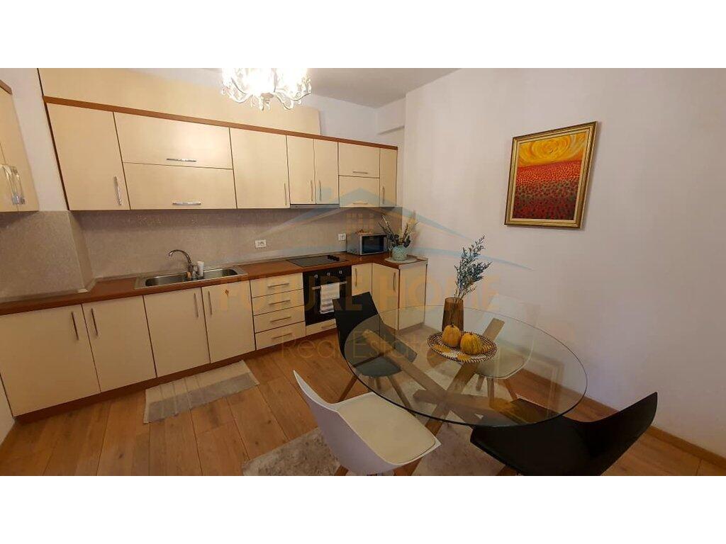 Qira, Apartament 1+1, Kompleksi Delijorgji, Tiranë. 700 €