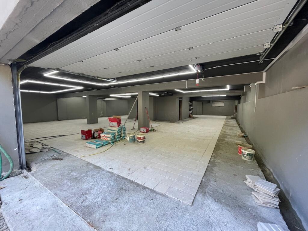 Si offre ambiente in AFFITTO per MAGAZZINO vicino a LAKE VIEW - Diga del Lago.
