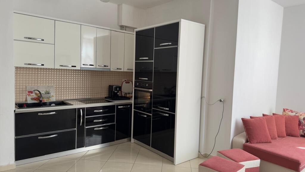 Apartment 3+1+2+2 balconies for rent at the Court, Durres