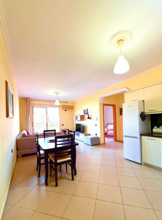 Apartament modern i madh pranë Lungomare VETËM PËR STUDENTË