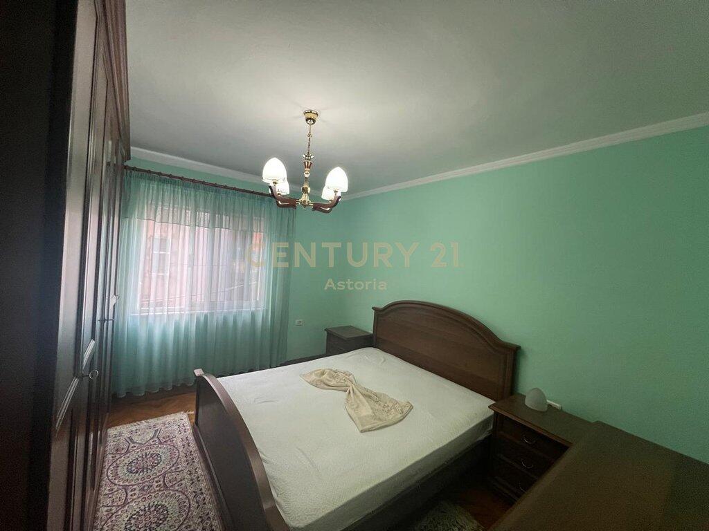 Affittiamo appartamento 1+1 con cucina separata, 21 Dhjetori.
