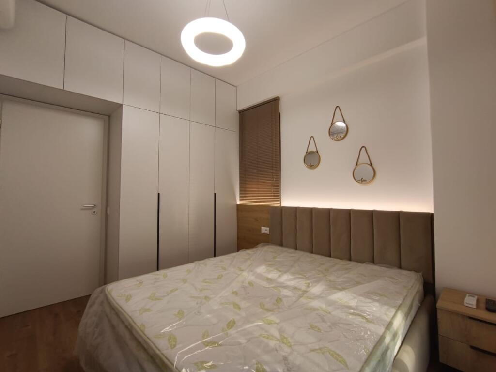 Jepet me qera apartament 1+1 freks
