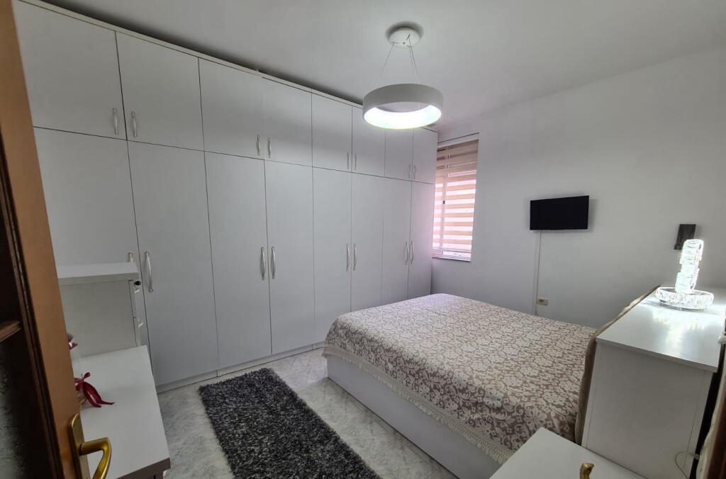 APARTMENT FOR RENT 1+1 KONGRESI MANASTIRIT 55,000 LEKE