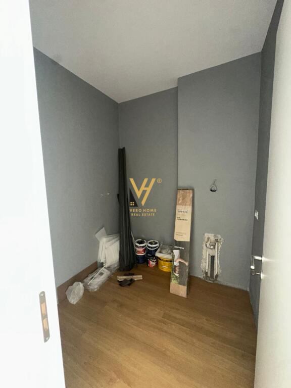 OFFICE 100 M2 FOR RENT AT KIKA 2, PARIS COMMUNE 100,000 LEKE
