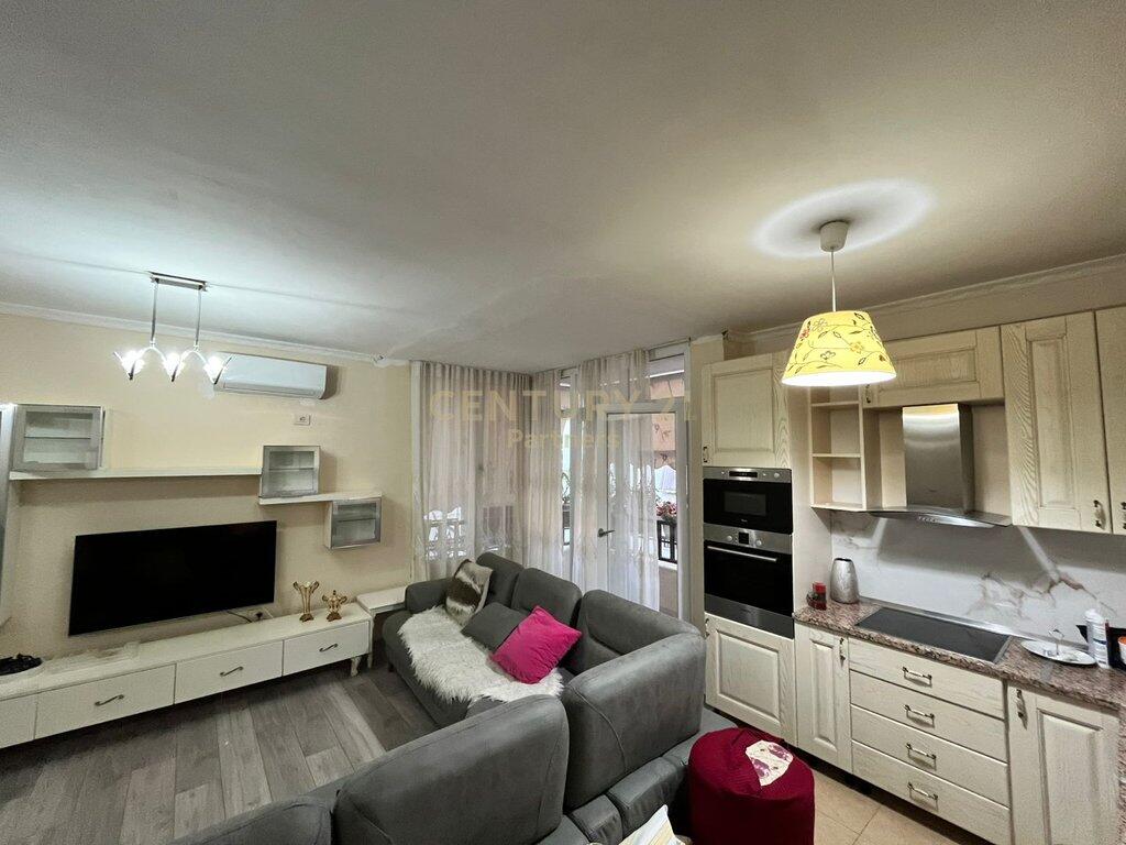 LEDA (partners116270) FOR SALE 2+1+2 NEAR THE BOTANICAL GARDEN, CLOSE TO THE SELITES MOSQUE! - 180,000 €