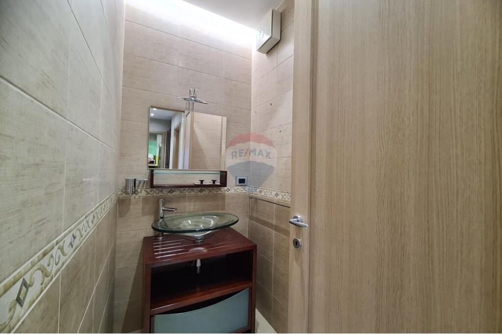2+1+2 apartment for rent near the Artistic High School!