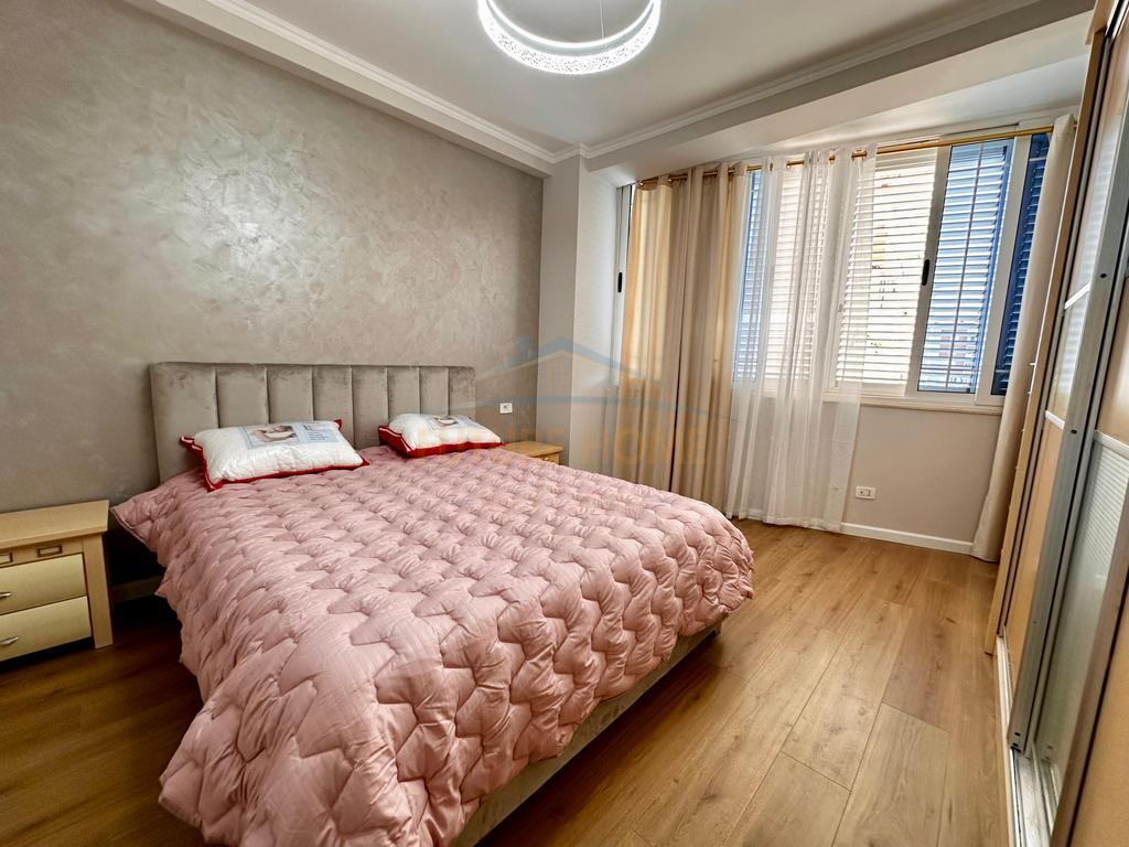 Shitet, Apartament 1+1 Prane Eleonores, Kodra e Diellit, Tirane.