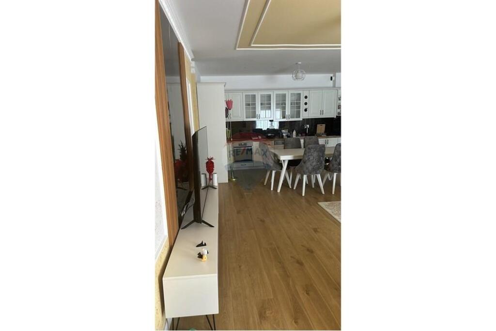 2+1 apartment for rent at Lakeland Residence, Farka Lake