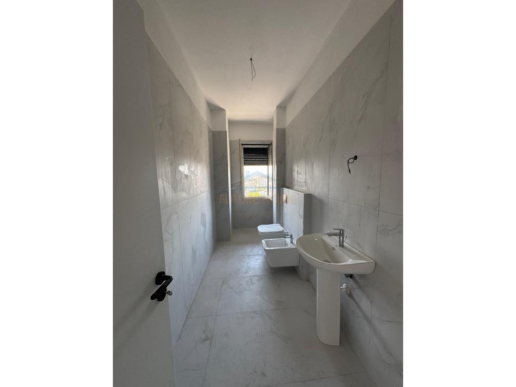 Apartment 2+1+2 for Sale, Priam Complex, Kamëz