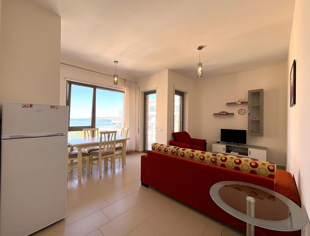 Apartament shumë i madhe në zonën e  Ftohte brenda një rezidence 5 yjesh me pishinë