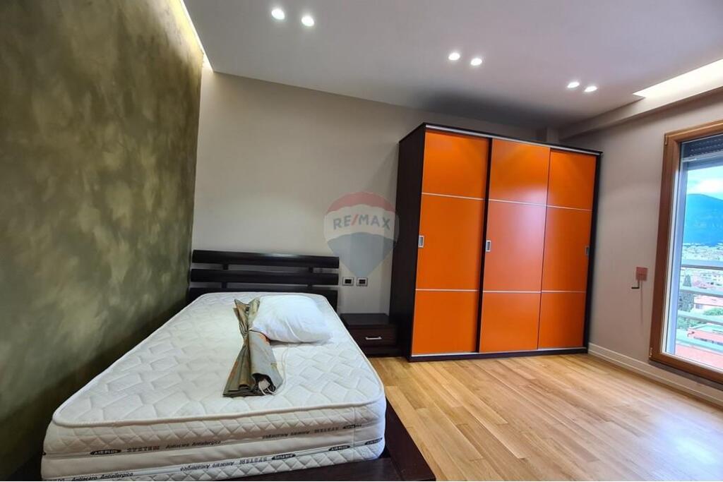 2+1+2 apartment for rent near the Artistic High School!
