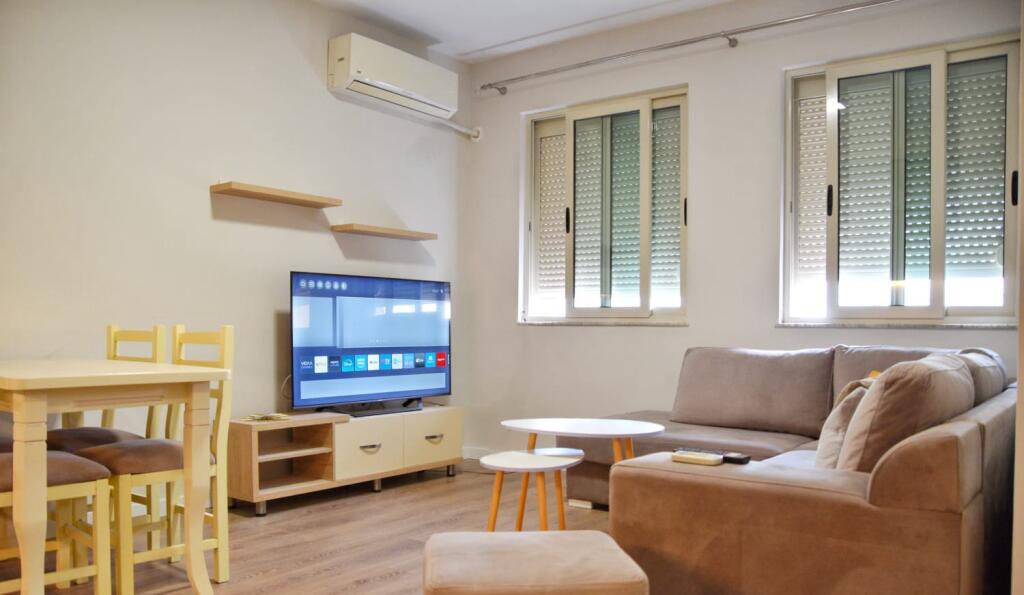 Apartament për qera -Komuna Parisit