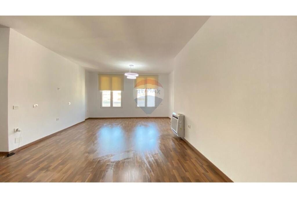 Office 59m2 for rent at Rtsh