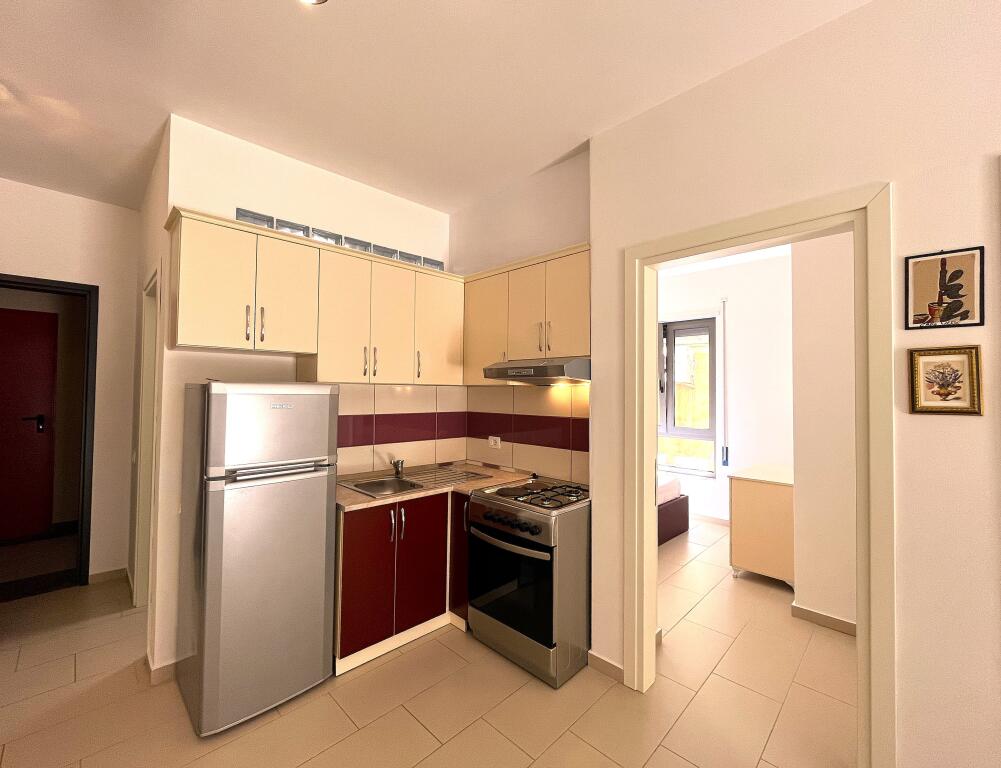 Apartament shumë i madhe në zonën e  Ftohte brenda një rezidence 5 yjesh me pishinë