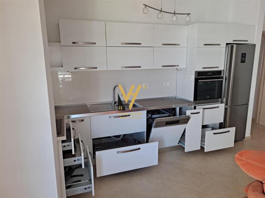 JEPET APARTAMENT 2+1 ME QIRA TE LIQENI I TIRANES 1.000 EURO