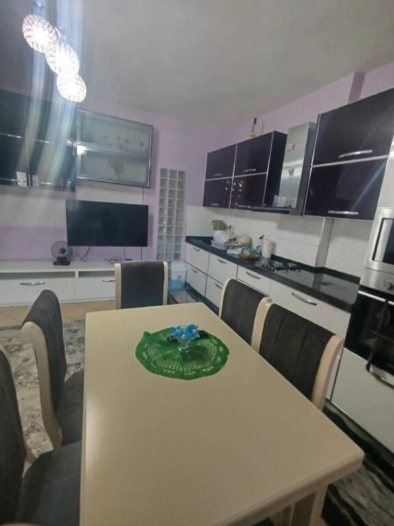 Apartament 1+1 te Markata Durres