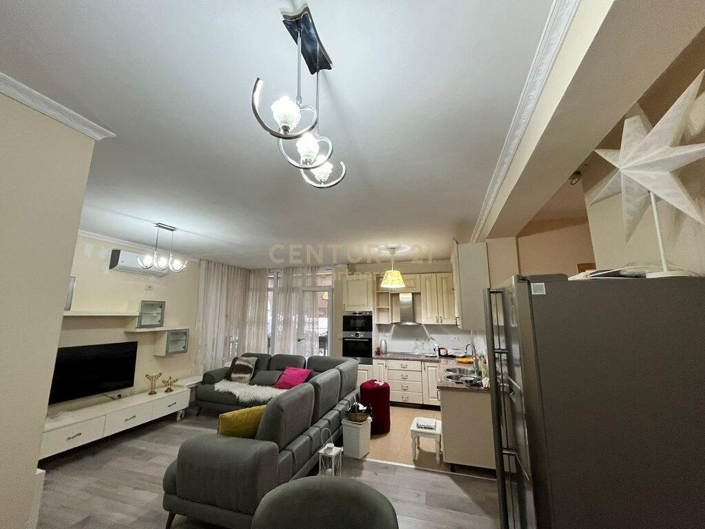 LEDA (partners116270) FOR SALE 2+1+2 NEAR THE BOTANICAL GARDEN, CLOSE TO THE SELITES MOSQUE! - 180,000 €