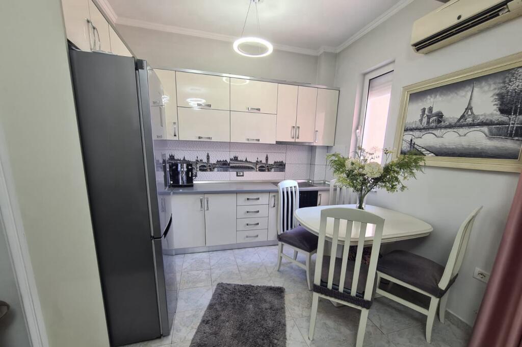 APARTMENT FOR RENT 1+1 KONGRESI MANASTIRIT 55,000 LEKE