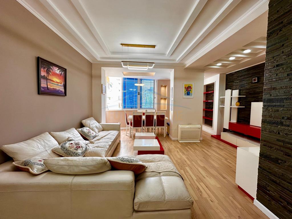 Shitet, Apartament 1+1 Prane Eleonores, Kodra e Diellit, Tirane.