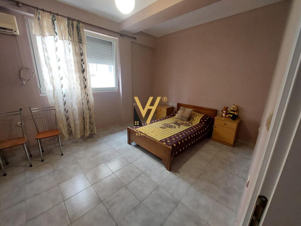 JEPET VILE TRE KATESHE ME QIRA TE RRUGA E ELBASANIT 1.200 EURO