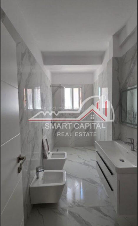 SHITET APARTAMENT 2+1+1 TEK RRUGA E CIPAJVE, VLORE!!