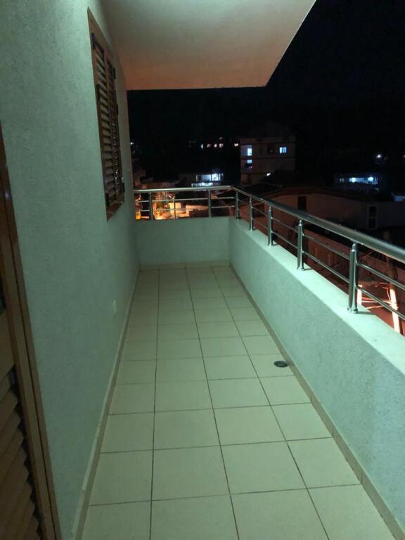 jepet me qera apartament 2+1 +2 tualete tek vilat  Amerikane   