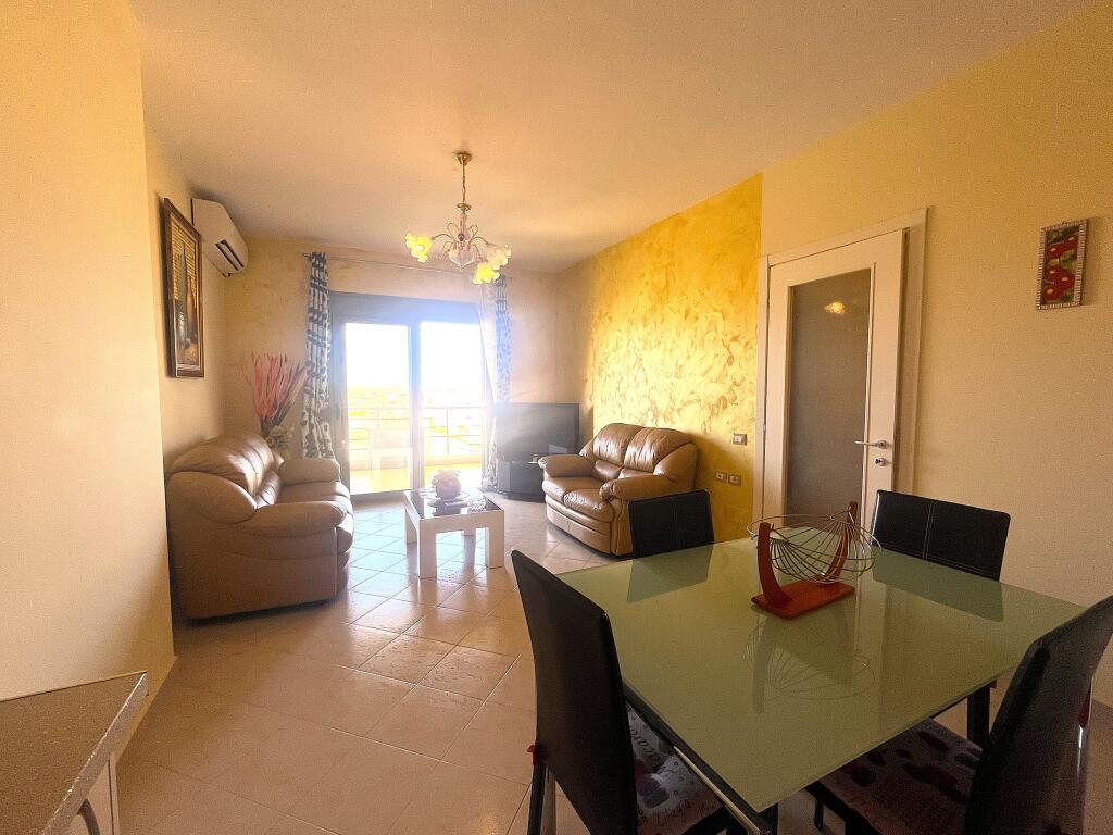 Apartament shumë i madhe në zonën e Transballkanikës