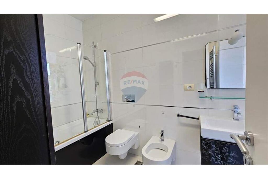 Super apartament me qira 2+1+2+garazh ne Bllok!