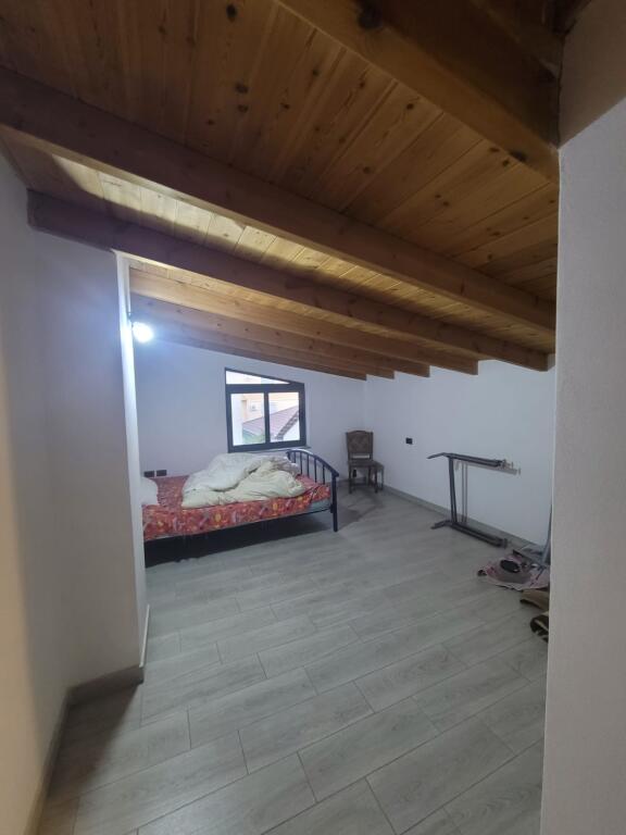 Jepet apartament me qera ne Insitut