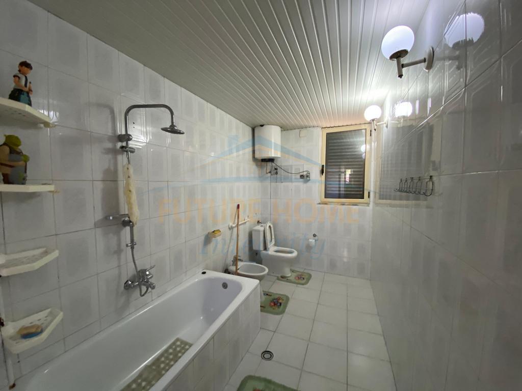 Qera, Apartament 2+1+Parkim, Ish Tregu Elektrik, Tiranë.