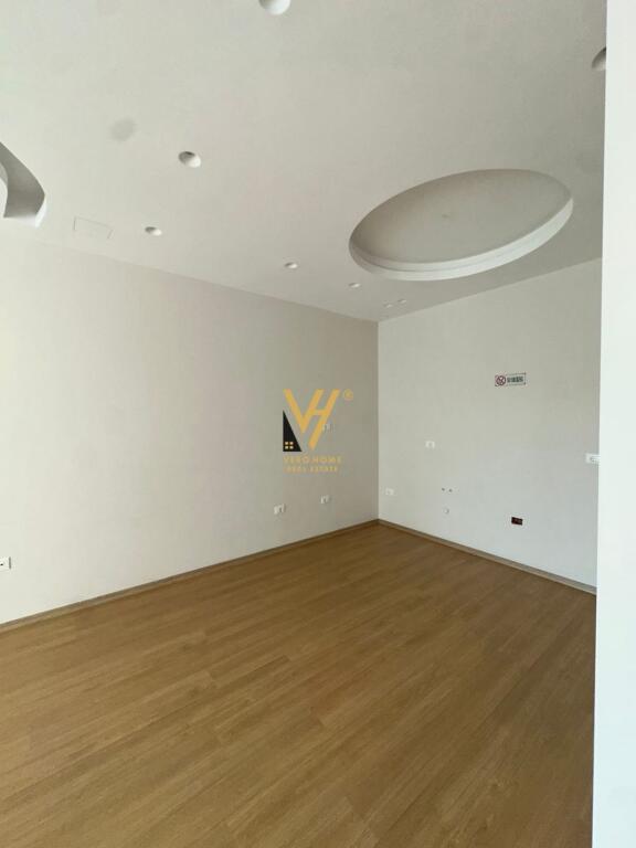 OFFICE 100 M2 FOR RENT AT KIKA 2, PARIS COMMUNE 100,000 LEKE
