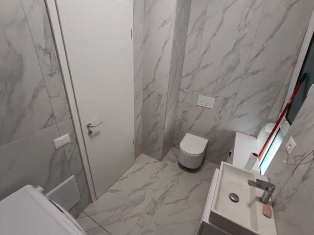 Jepet me qera apartament 1+1 freks