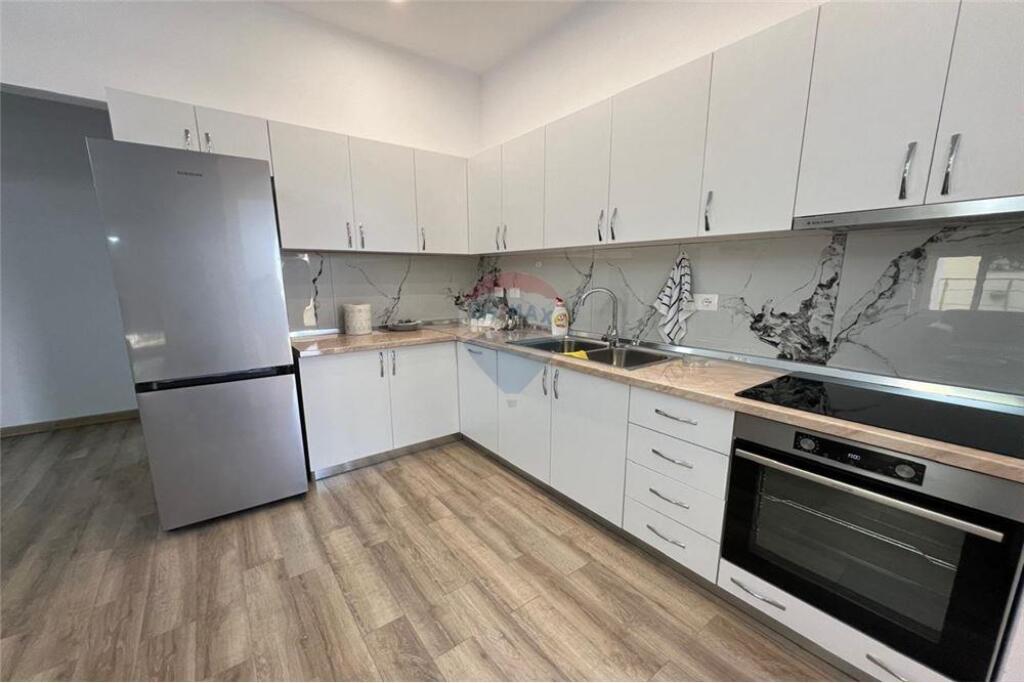 Apartment 2+1 with Parking