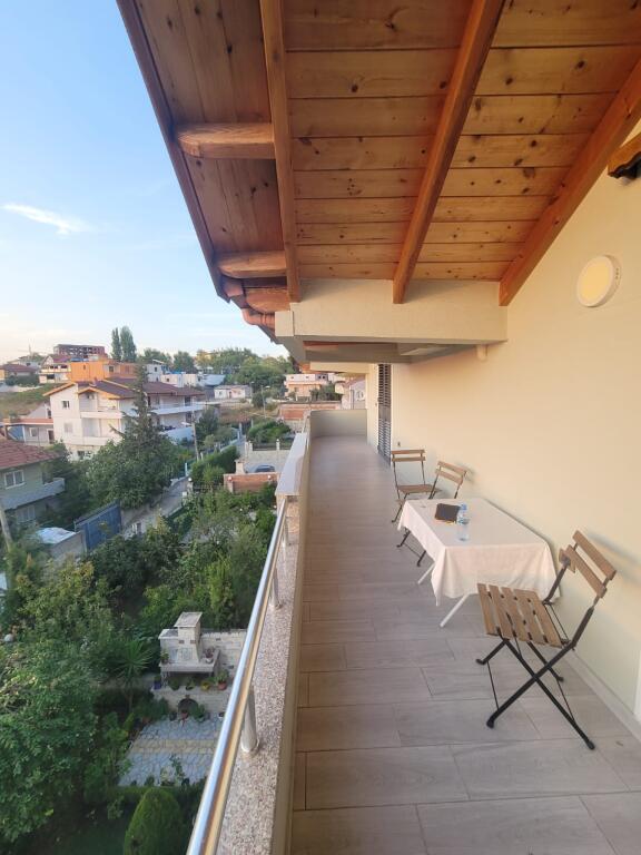 Jepet apartament me qera ne Insitut