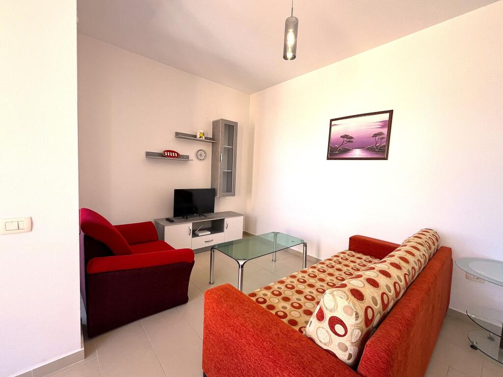 Apartament shumë i madhe në zonën e  Ftohte brenda një rezidence 5 yjesh me pishinë