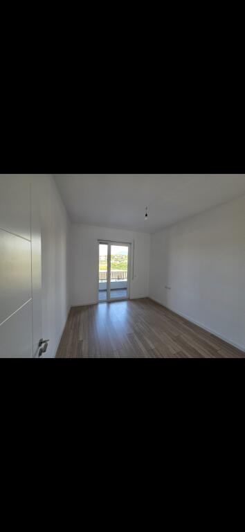 Paskuqan Jepet Apartament 2+1+2 Me Qera