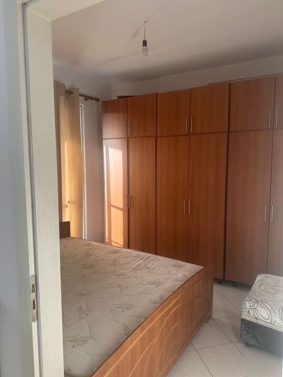 Apartament me qera 2+1