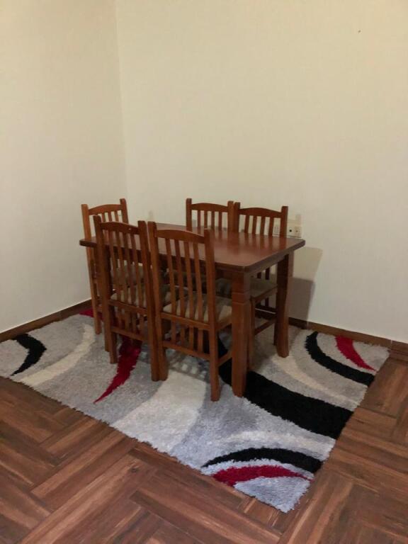 jepet me qera apartament 2+1 +2 tualete tek vilat  Amerikane   
