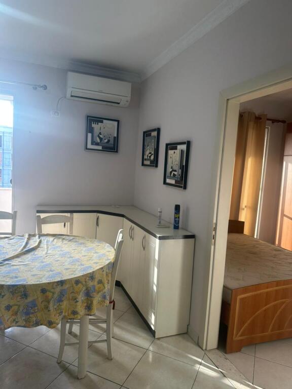Apartament me qera 2+1